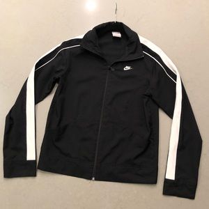 Nike lightweight full-zip jacket in black